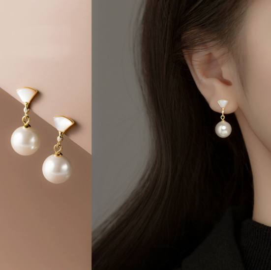 パールピアス レディース 揺れる シンプル 上品 ゴールドカラー アクセサリー