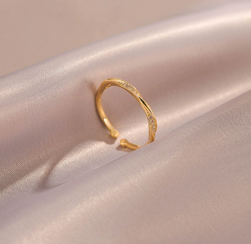 シンプルリング レディース フリーサイズ ゴールドカラー 細身 上品 アクセサリー