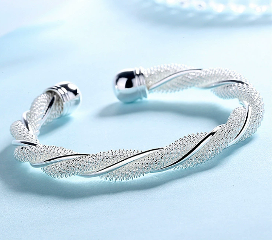 バングル レディース メンズ シンプル ツイストデザイン シルバーカラー フリーサイズ アクセサリー