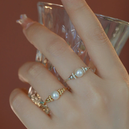 パールフープピアス レディース シンプル ゴールドカラー 上品 小ぶり アクセサリー