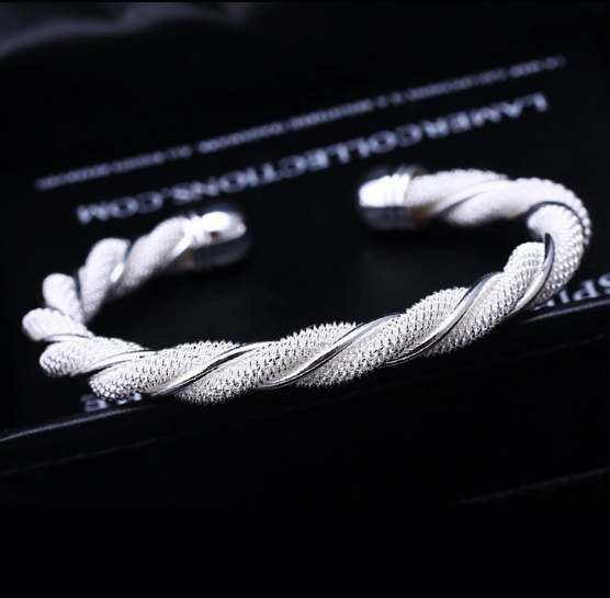 バングル レディース メンズ シンプル ツイストデザイン シルバーカラー フリーサイズ アクセサリー