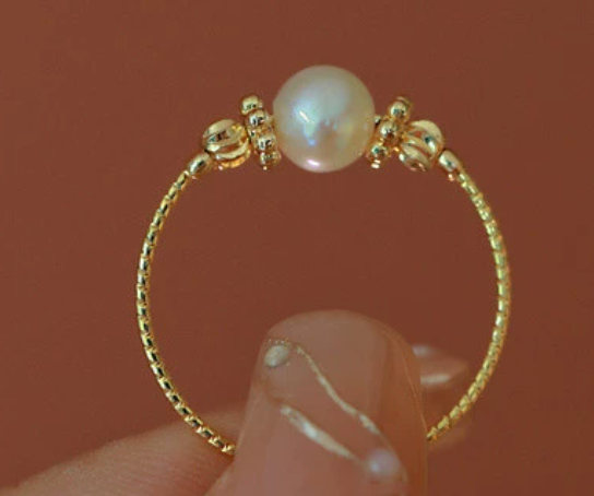 パールフープピアス レディース シンプル ゴールドカラー 上品 小ぶり アクセサリー